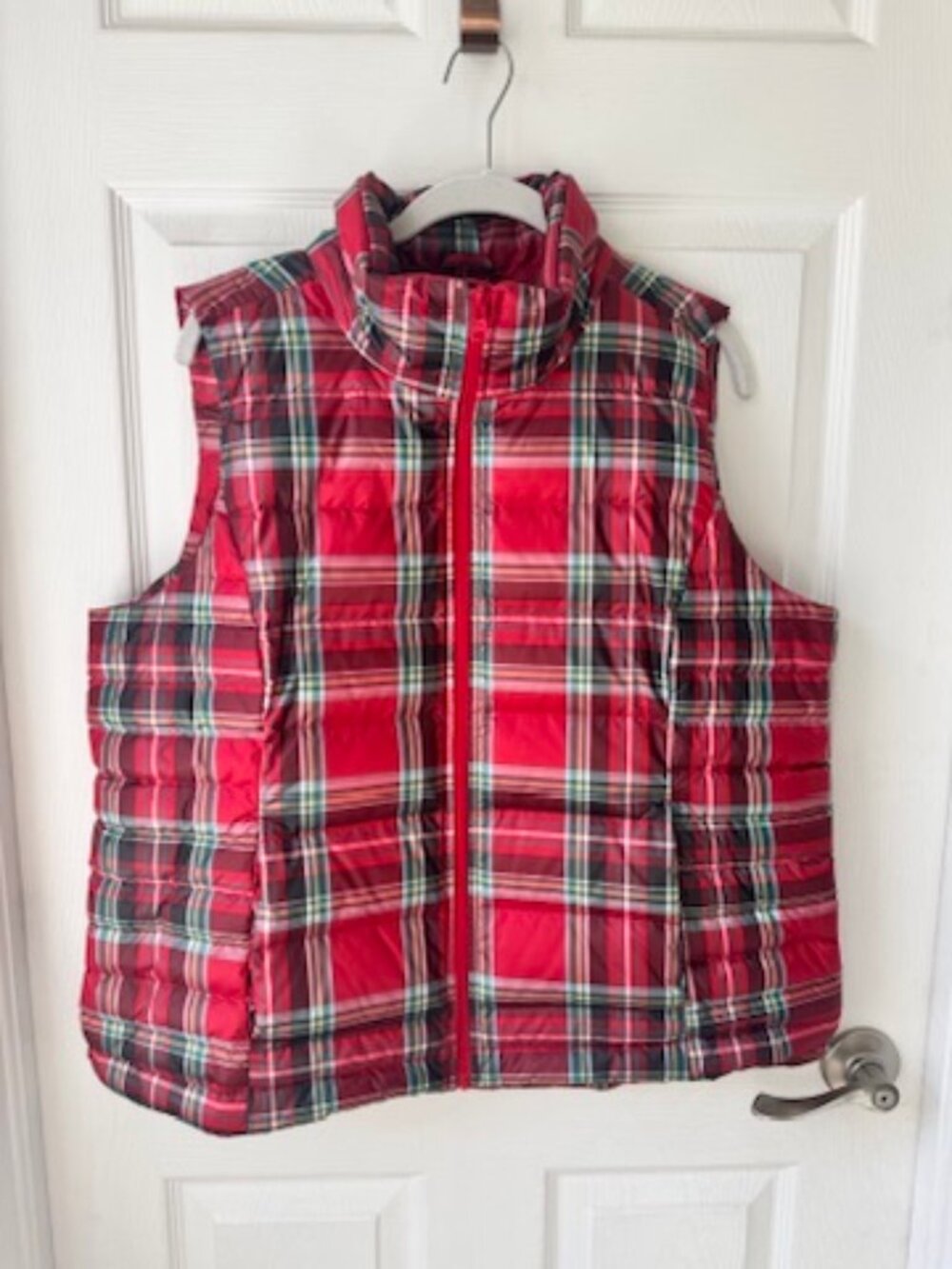 Women's Lands' End Plaid Vest - Large - Red Christmas/winter plaid